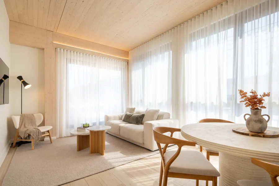 Appartement ANDAS sous un plafond de bois massif apparent